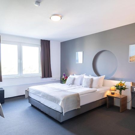 Hotel Aviva Лайпциг Екстериор снимка