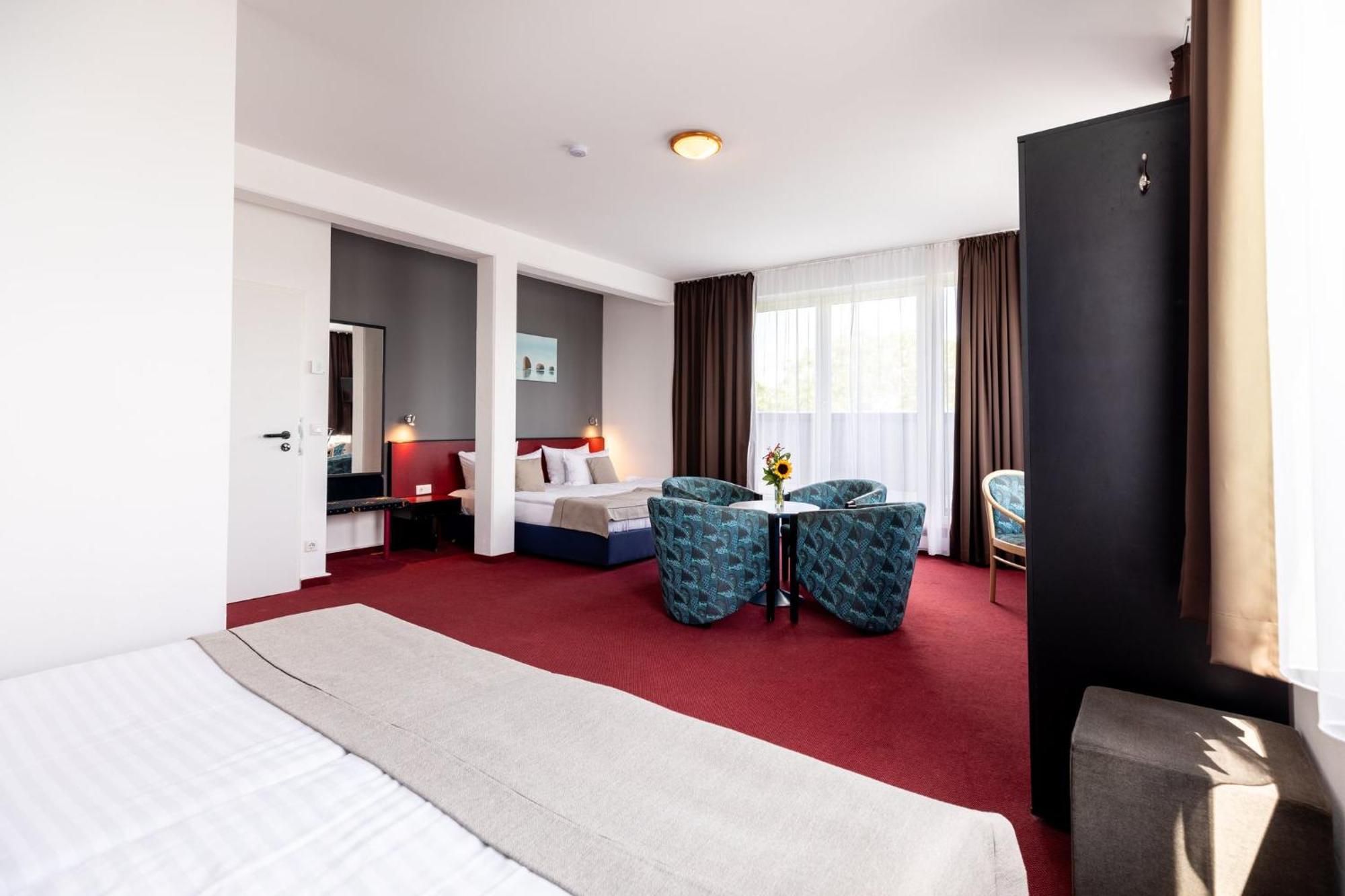 Hotel Aviva Лайпциг Екстериор снимка