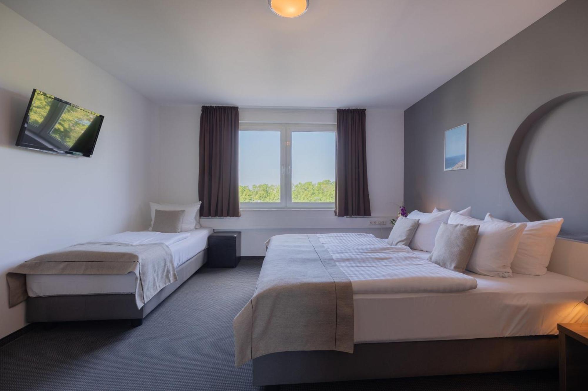 Hotel Aviva Лайпциг Екстериор снимка