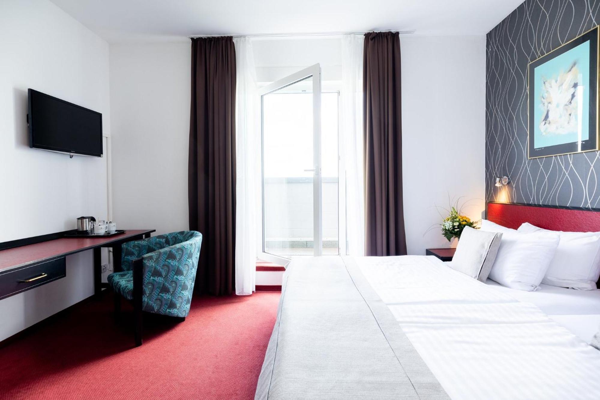 Hotel Aviva Лайпциг Екстериор снимка