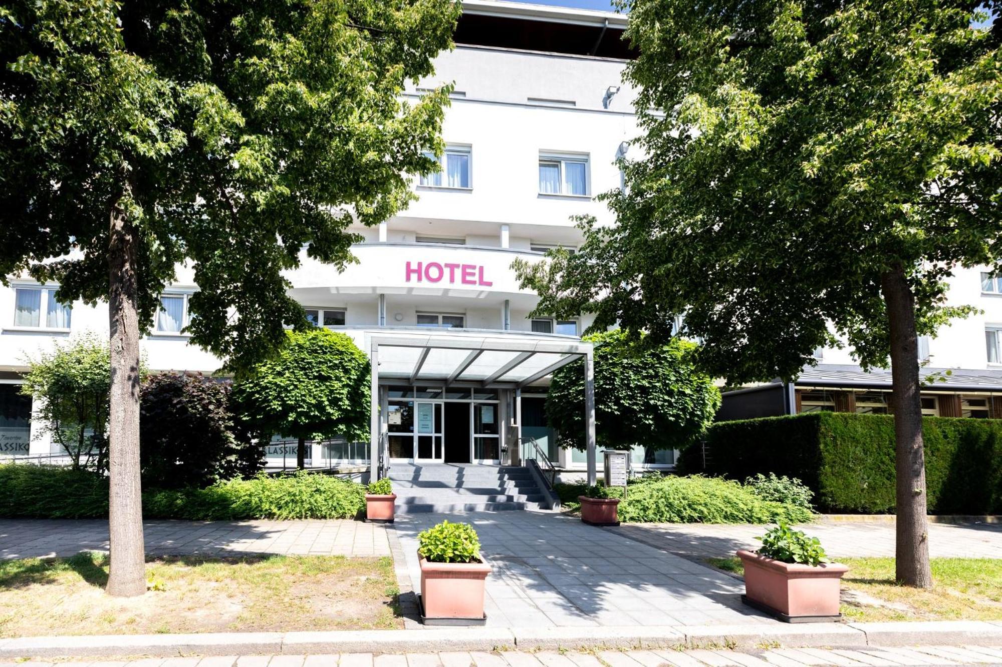 Hotel Aviva Лайпциг Екстериор снимка