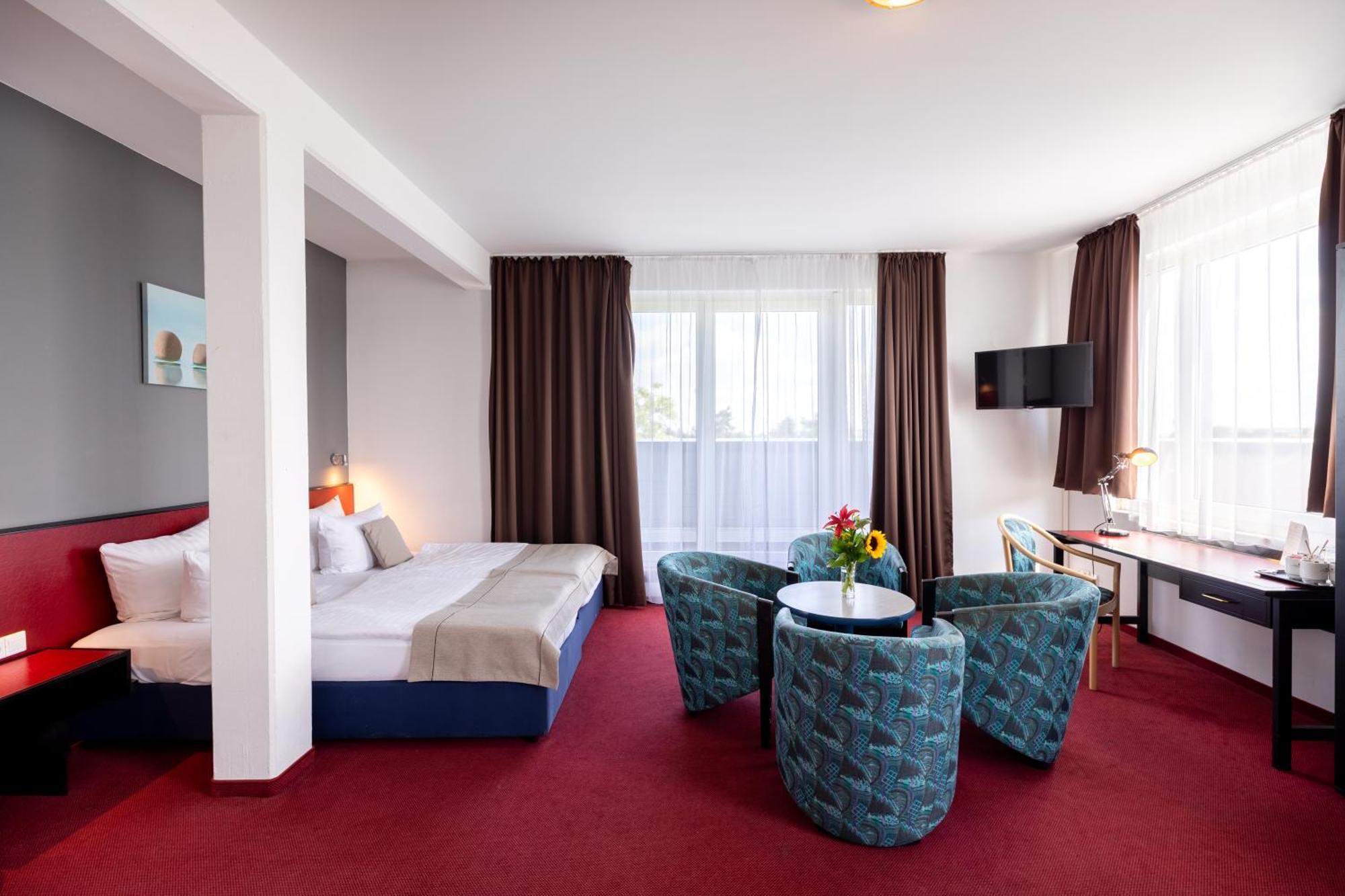 Hotel Aviva Лайпциг Екстериор снимка