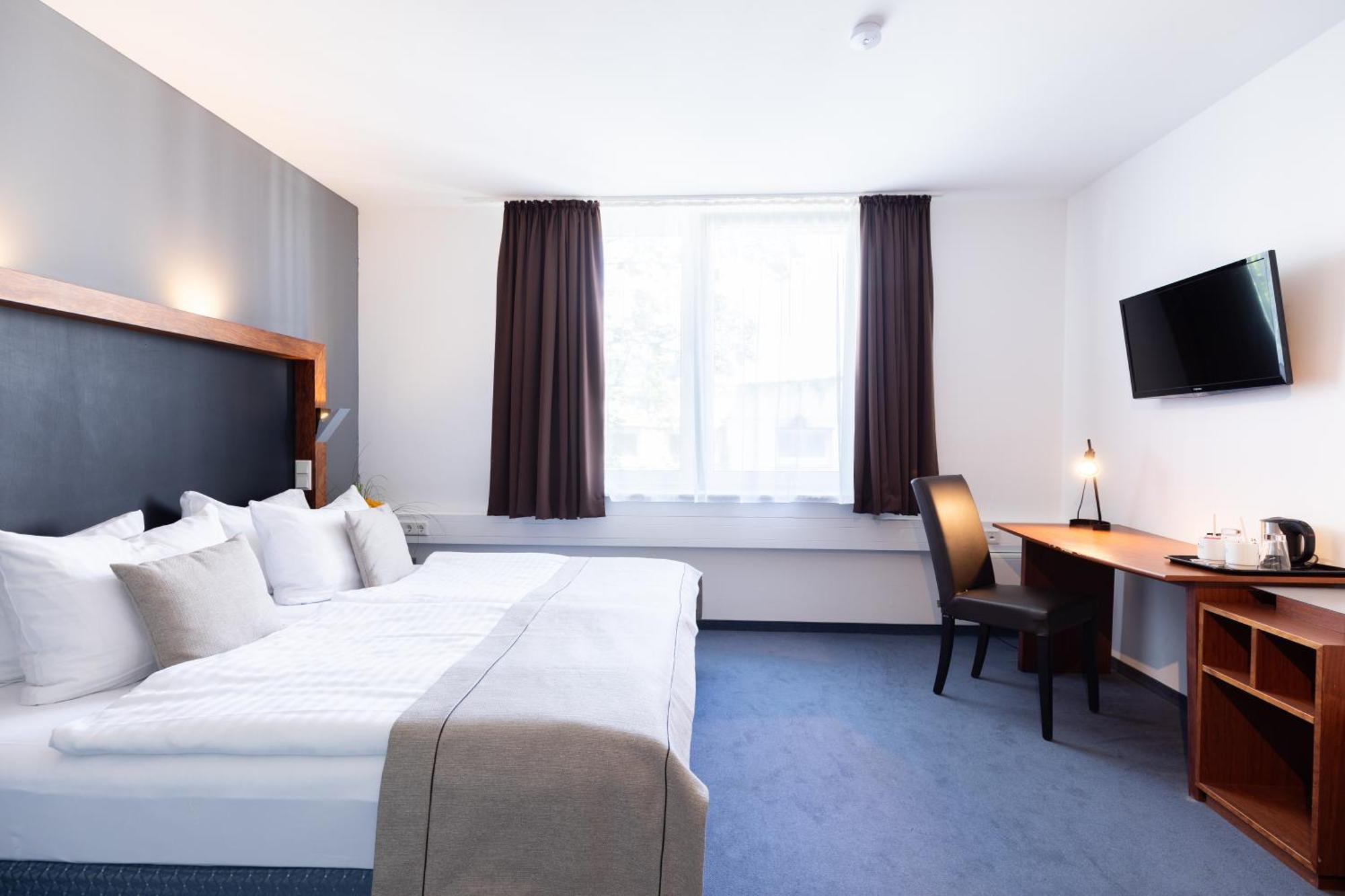Hotel Aviva Лайпциг Екстериор снимка