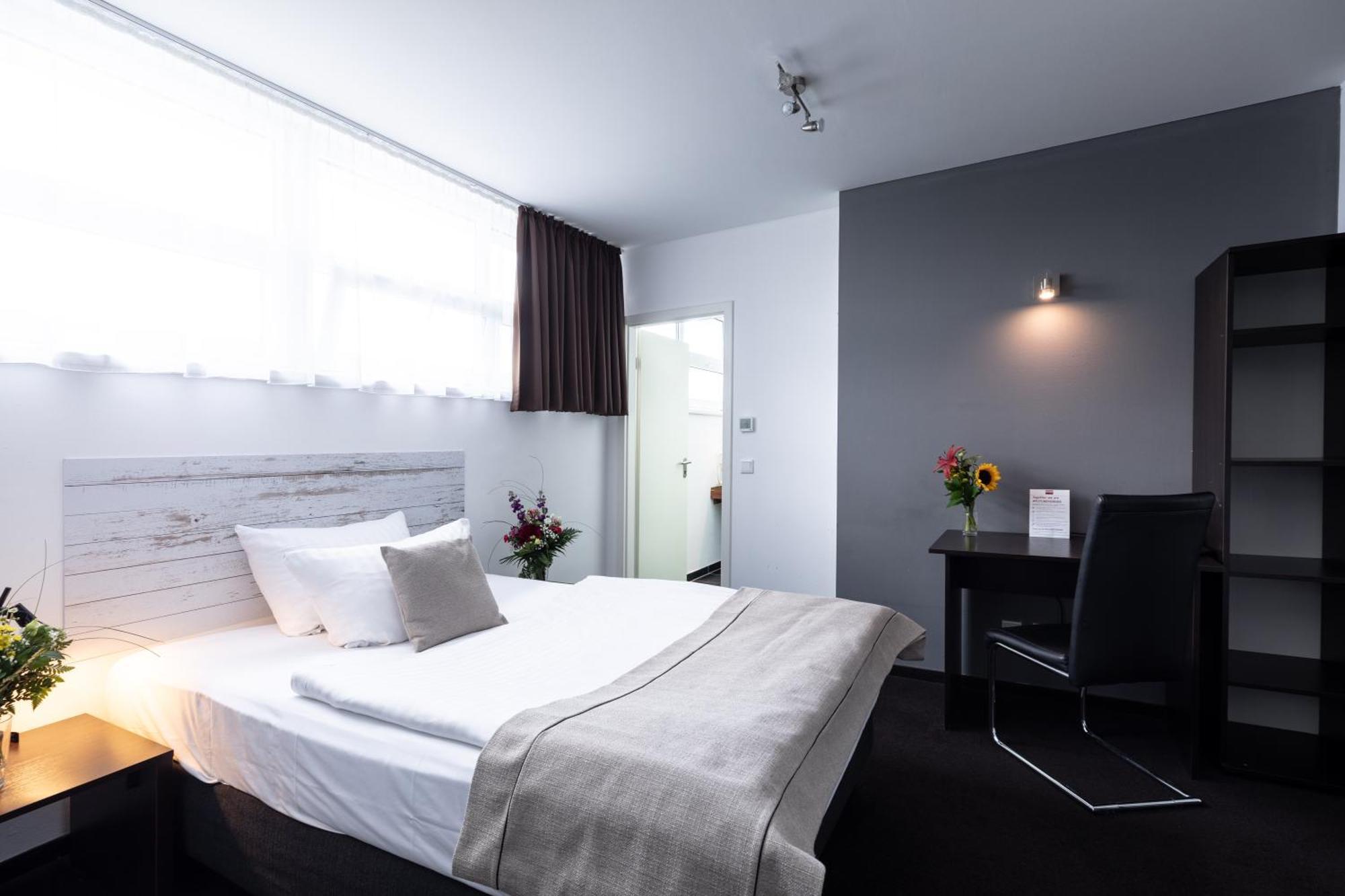 Hotel Aviva Лайпциг Екстериор снимка