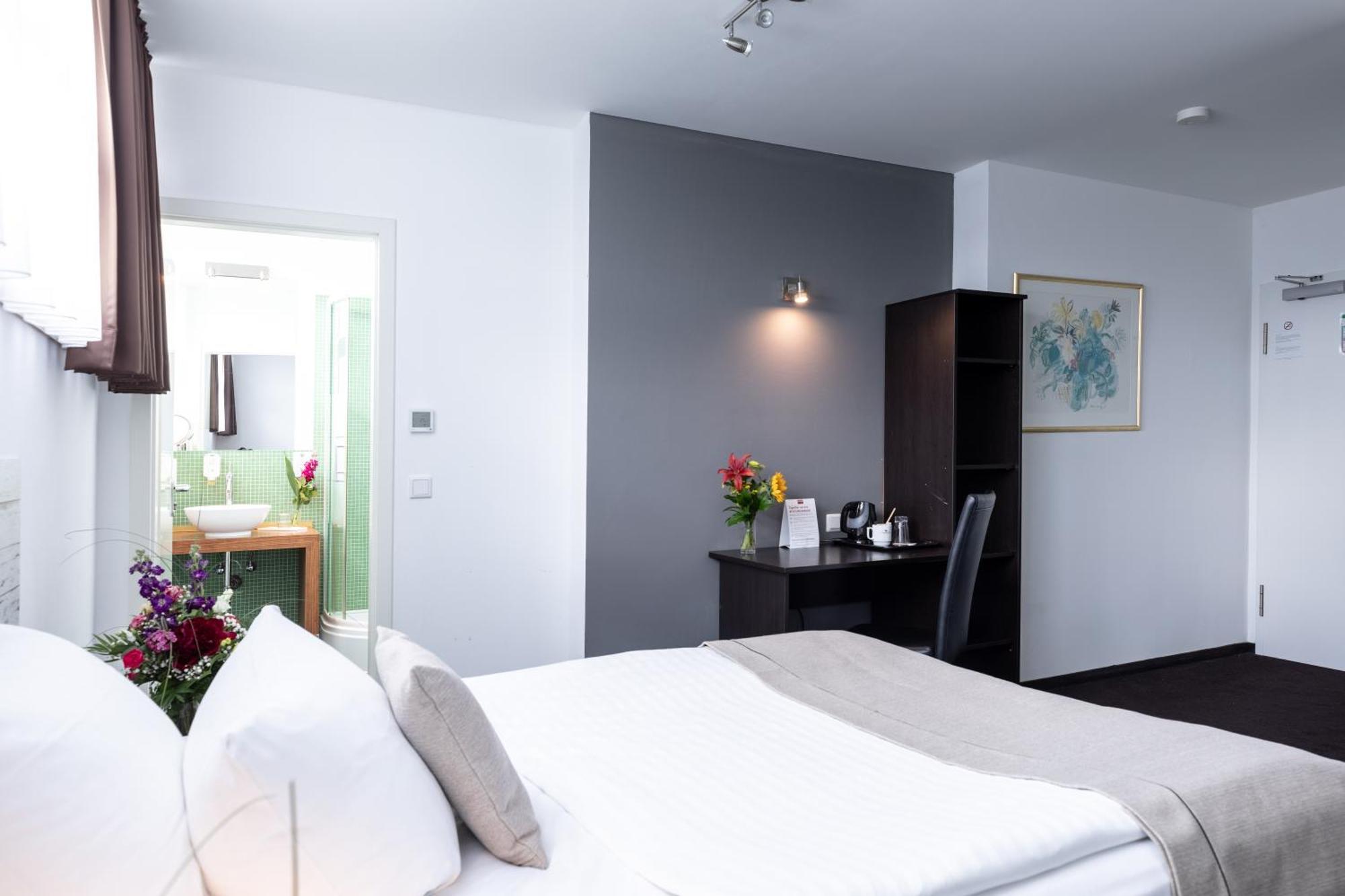 Hotel Aviva Лайпциг Екстериор снимка