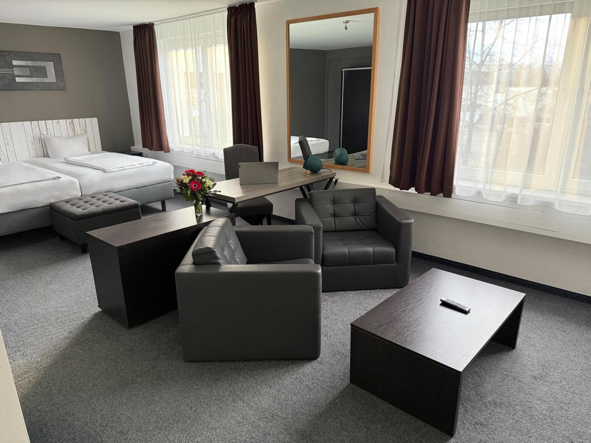Hotel Aviva Лайпциг Екстериор снимка
